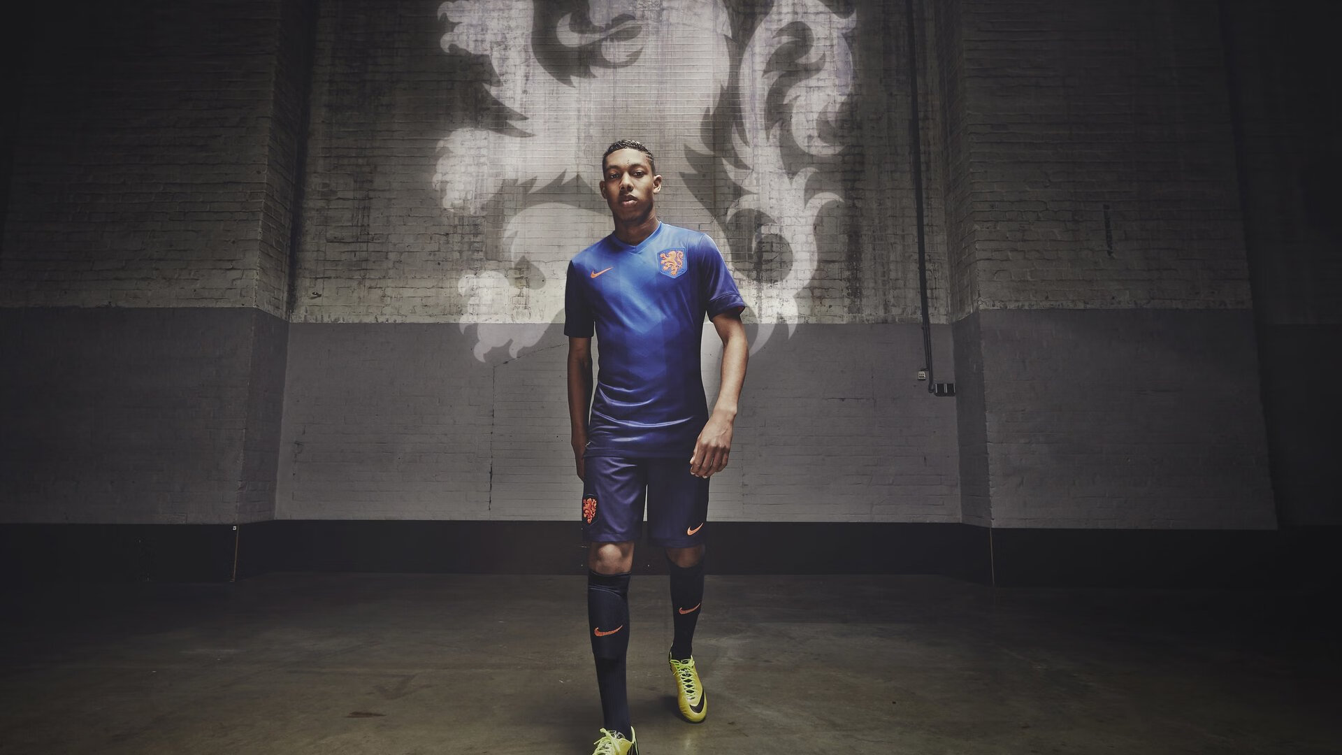 出发与转身衔接技术细节解析，出发和动身是近义词吗